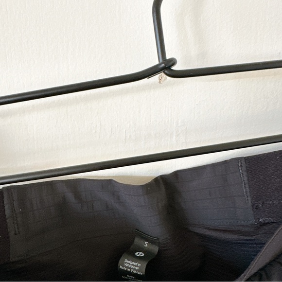 Lululemon Shorts Size S - Picture 2 of 3